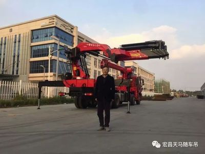 新宏昌重工集團創始人親赴揚州工廠，為隨車吊新品展前助陣
